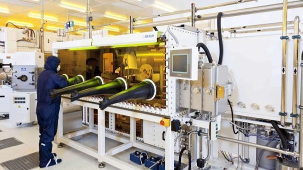 1630294994356794.jpg 舊蒸鍍機(jī)進(jìn)口報(bào)關(guān)上海代理公司